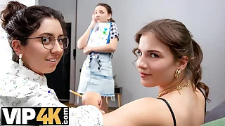 705 lesbian porn videos